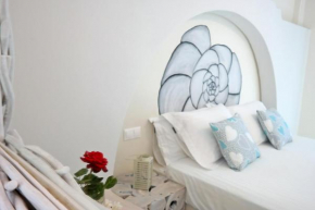  Maroussa Studios  Наксос